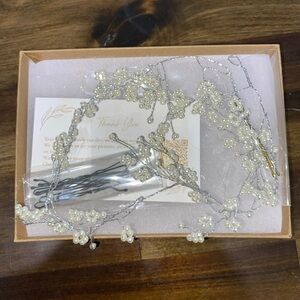 Elegant Pearl and Silver Hair Accessory